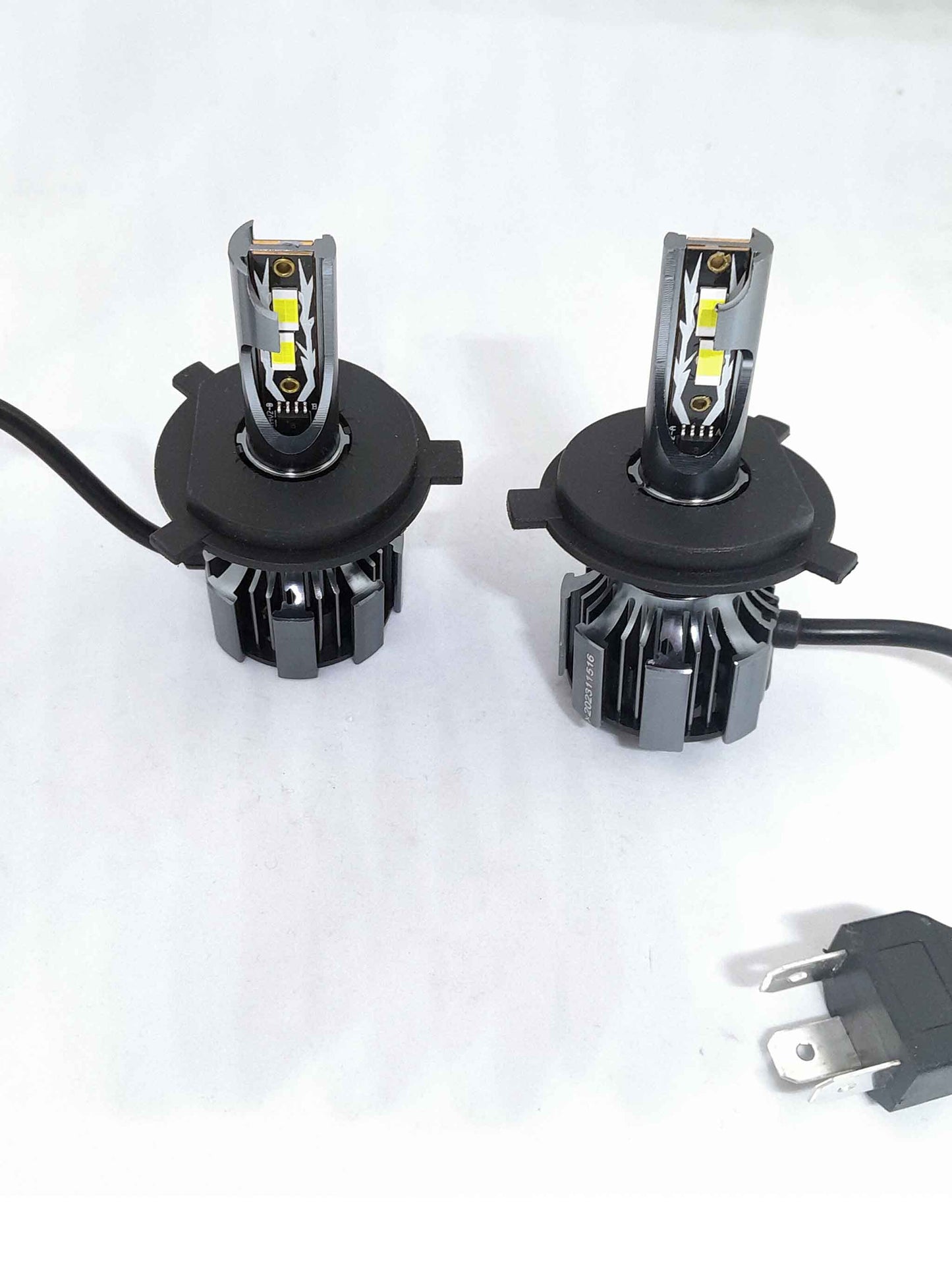 KIT DE LUCES LED H4 R8